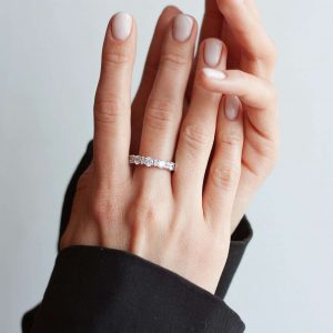 beautiful-hands-with-ring.jpg