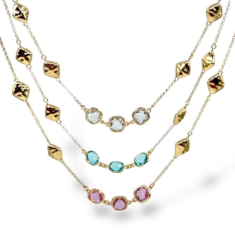 Collana elementi quadrati e zirconi