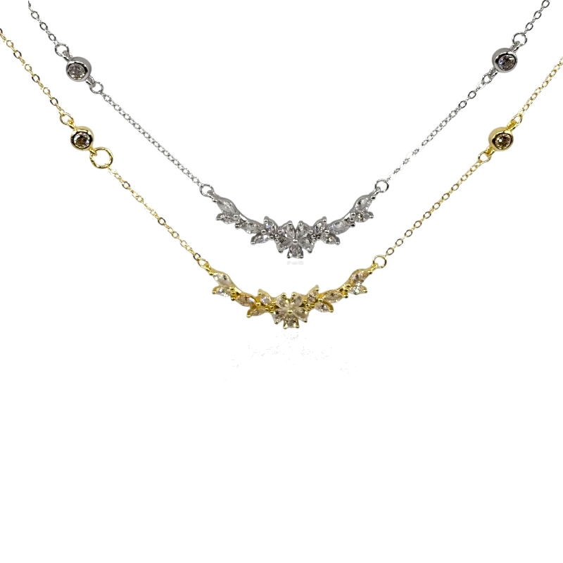 Collana fiore e cornice di zirconi