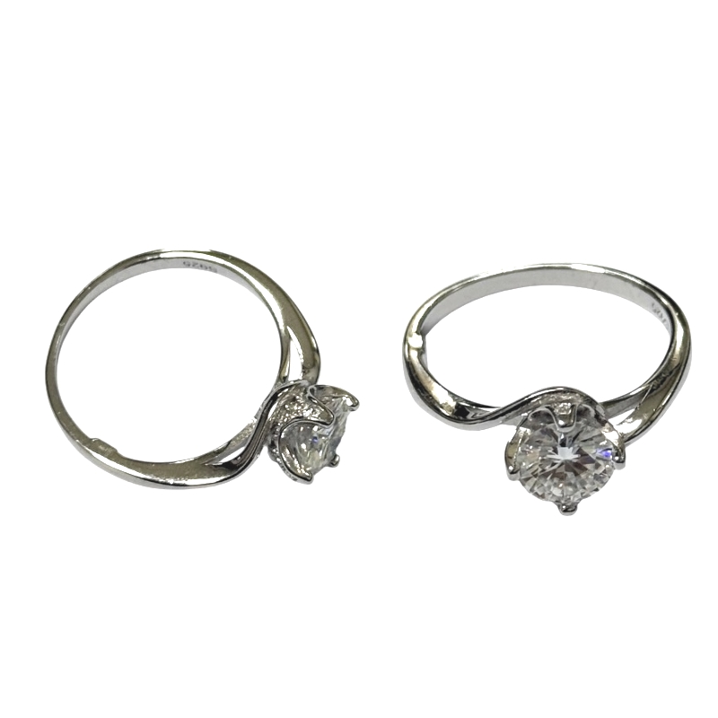 Anello solitario con moissanite