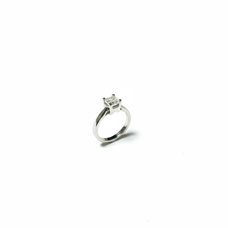 Anello in moissanite da 6,5 mm